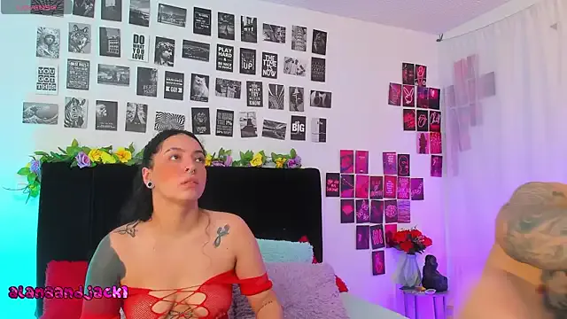 Sarahandzack on StripChat 