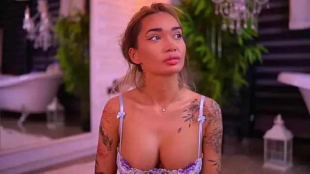 SashaFerrera on StripChat 