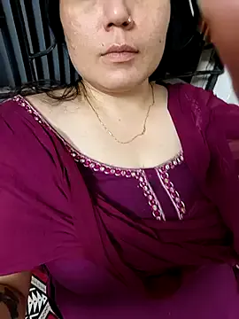 sassy_aly007 on StripChat 