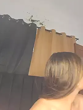 Selena_18x on StripChat 
