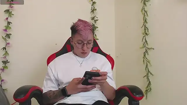 Sexyboy_666 — Help me moving the city