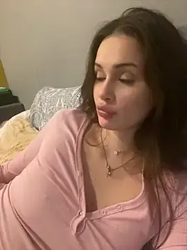 SoShyEmmyyy on StripChat