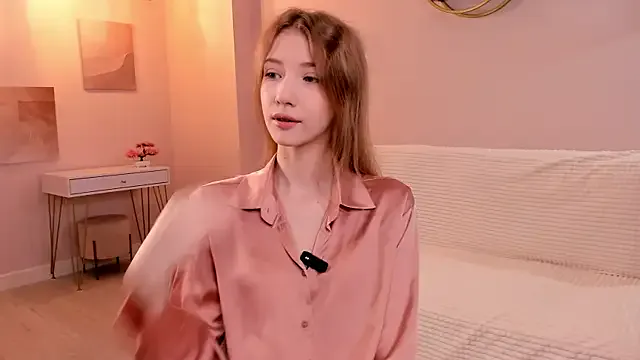 SunnivaCovil on StripChat 