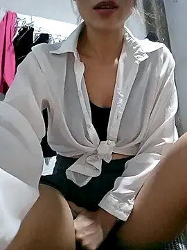 tara_0000 on StripChat 