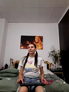 TessaKlarn on StripChat 