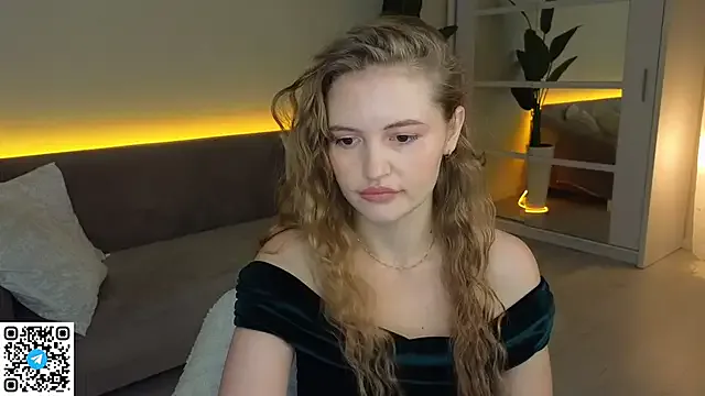 TesssaHart on StripChat 