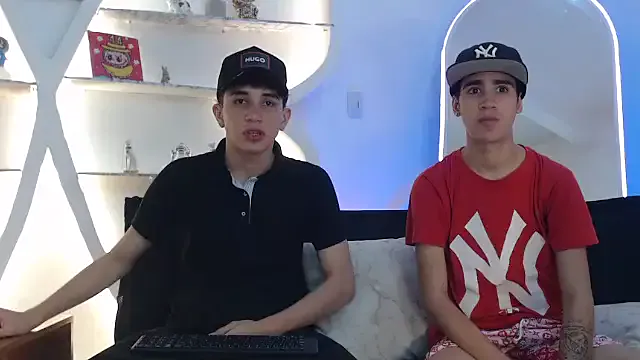 THREE_GUYS_HOT — SUCK DICK