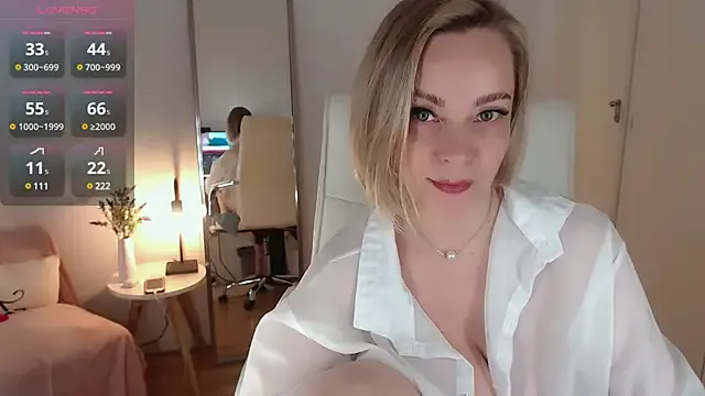 Tilly_Eliot on StripChat 