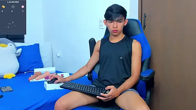 Tonny_twink_ on StripChat 