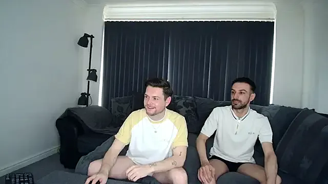 twotwinkhusbandss on StripChat 