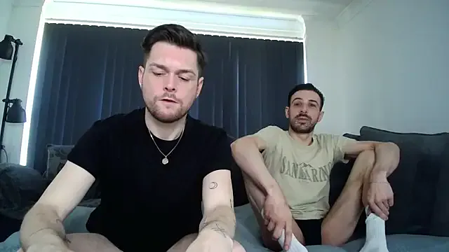 twotwinkhusbandss on StripChat 