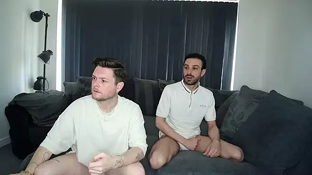 twotwinkhusbandss on StripChat 