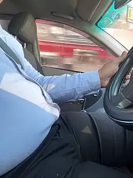 Uber-driver-dam — Public cum show