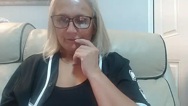 Velvet-Secrets on StripChat 
