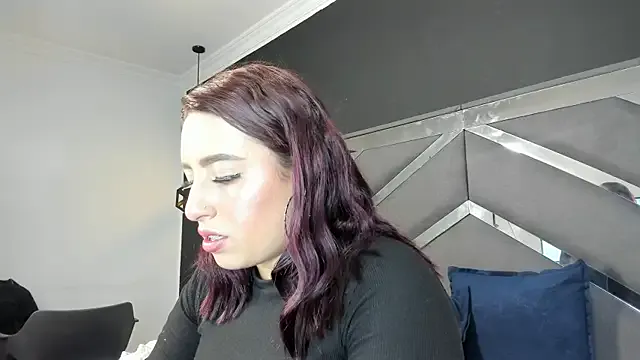 Venus_Whip — Streptease and Spank ass