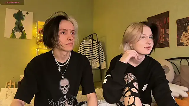 VeryRare_TwinS — sucking his big fat cock 