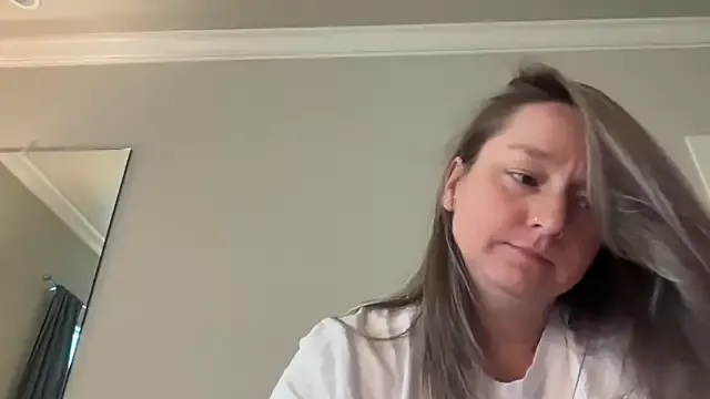 Vivian_MayXxX on StripChat 