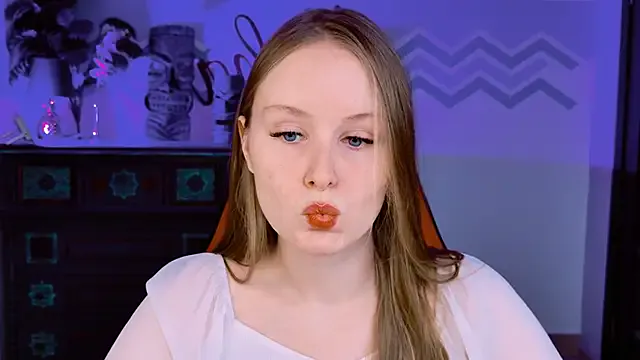 VivienLeeigh on StripChat 