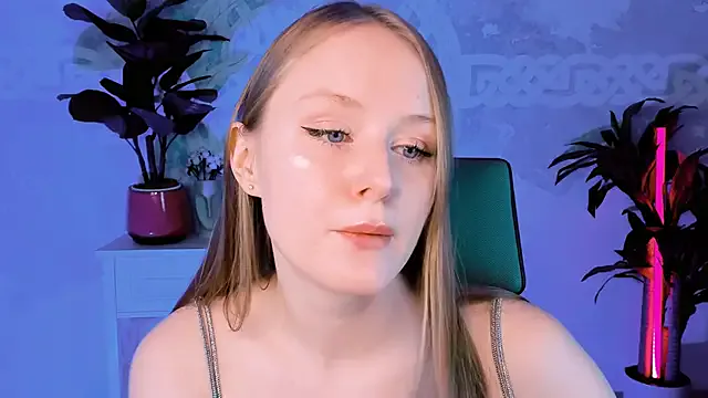 VivienLeeigh on StripChat 