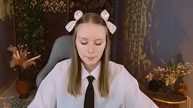 VivienLeeigh on StripChat 