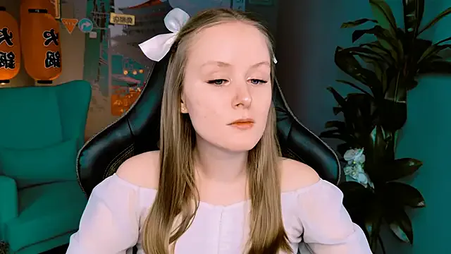 VivienLeeigh — 3 tokens if I'm cute