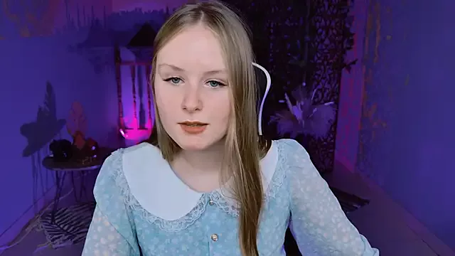 VivienLeeigh on StripChat 