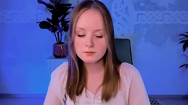 VivienLeeigh on StripChat 
