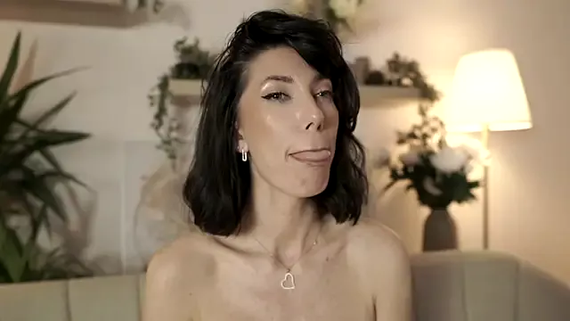 ViviRuth on StripChat 