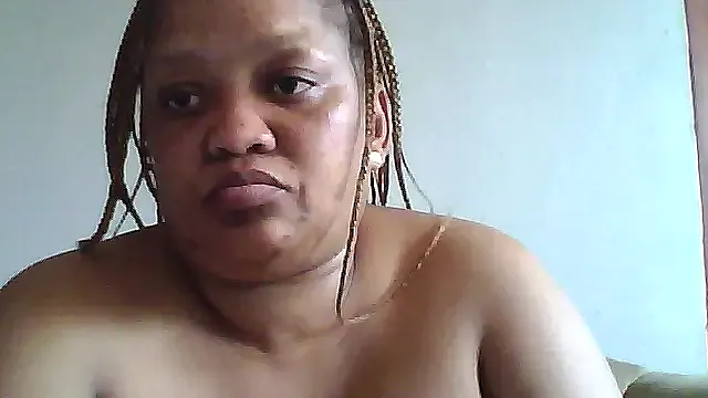 Yellobonepussy on StripChat 