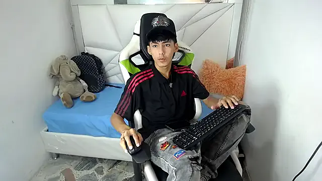 yiisu_ on StripChat 