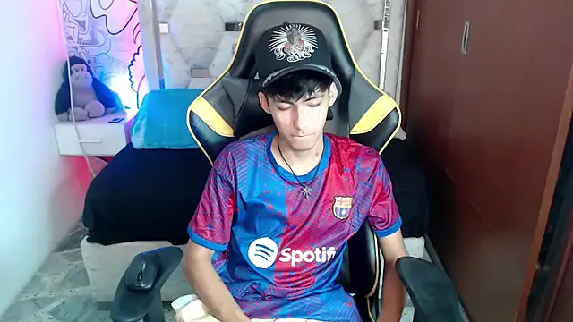 yiisu_ on StripChat 