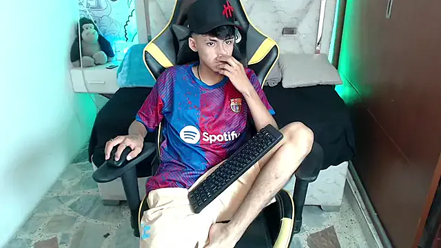 yiisu_ on StripChat 