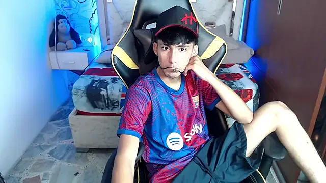 yiisu_ on StripChat 