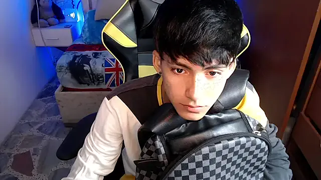 yiisu_ on StripChat 