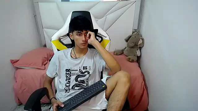 yiisu_ on StripChat 