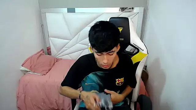 yiisu_ on StripChat 