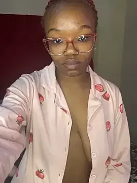 YummyMelanin117 on StripChat 
