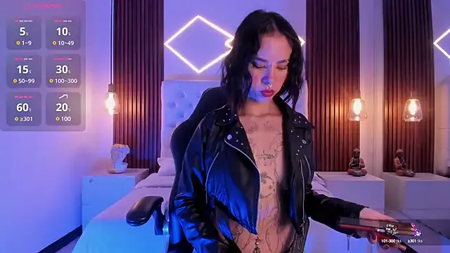 ZamabyCrucie on StripChat 