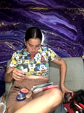 Zara_cum69 on StripChat 