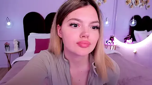 ZaraBloom on StripChat 